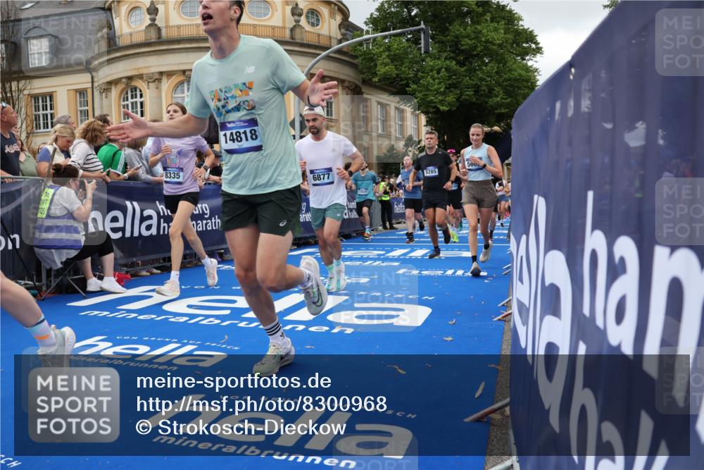 29.06.2025 - hella hamburg halbmarathon Strokosch-Dieckow http://msf.ph/oto/8300968 29.06.2025 10:53:47 Ziel 1422, 1706, 1870, 2082, 2518, 5399, 5607, 6260, 6877, 7177, 7395, 7973, 8285, 8335, 9922, 10529, 10891, 10895, 11588, 11589, 12413, 14026, 14702, 14818, 15441, 15502, 16477, 16538, 17482, 17740, 18249, 18418, 18487, 18514, 18759, 18831, 18915, 19177 meine-sportfotos.de