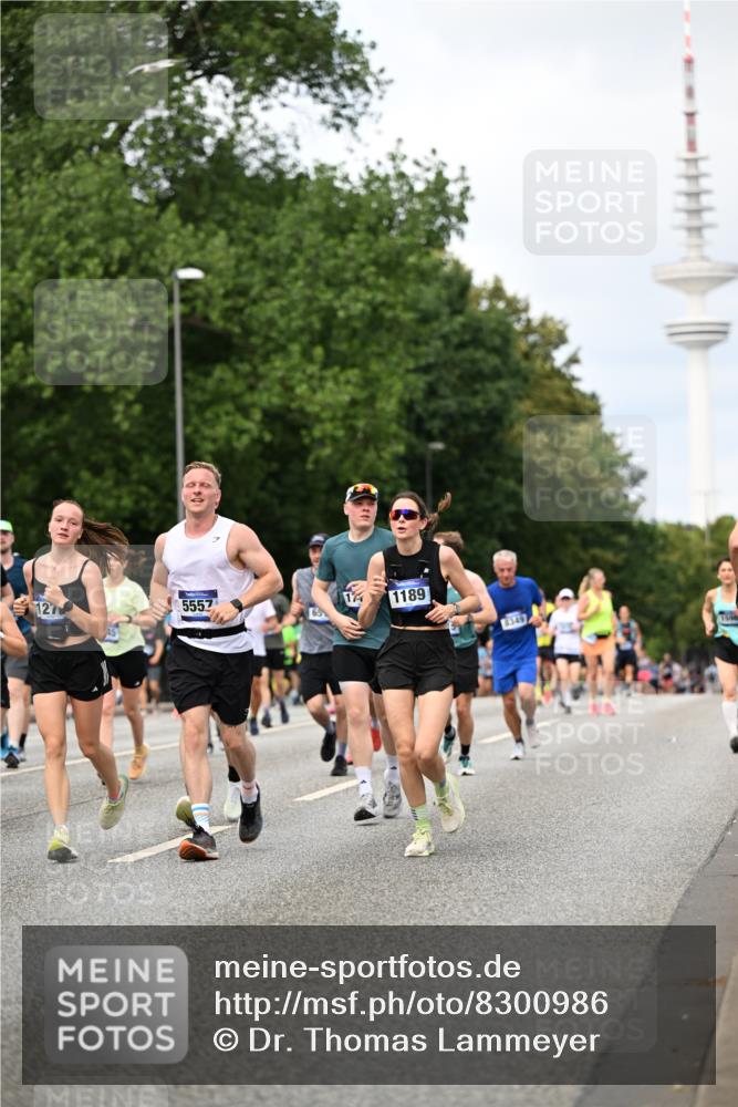 29.06.2025 - hella hamburg halbmarathon Dr. Thomas Lammeyer http://msf.ph/oto/8300986 29.06.2025 10:37:59 Kennedybrücke 1189, 1275, 1896, 2038, 2526, 2776, 3264, 3340, 3345, 3848, 4361, 4433, 4449, 4807, 4824, 4826, 5075, 5141, 5557, 5561, 5566, 5584, 5821, 5822, 5887, 6364, 6515, 6516, 6956, 7027, 7565, 7633, 7653, 7982, 8157, 8277, 8349, 8375, 8377, 8383, 8401, 8620, 9234, 9258, 9438, 9706, 9799, 9875, 9995, 10048, 10561, 10800, 11092, 11111, 11229, 11237, 11260 meine-sportfotos.de