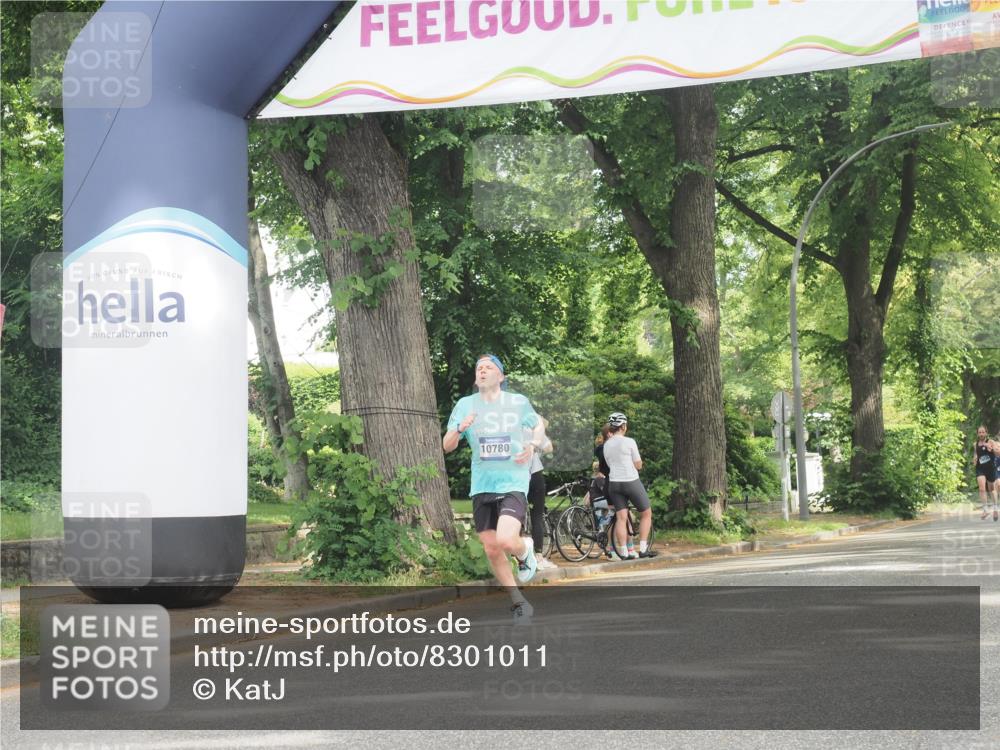 29.06.2025 - hella hamburg halbmarathon KatJ http://msf.ph/oto/8301011 29.06.2025 10:14:04 Zwischen KM18-KM19 7963 meine-sportfotos.de