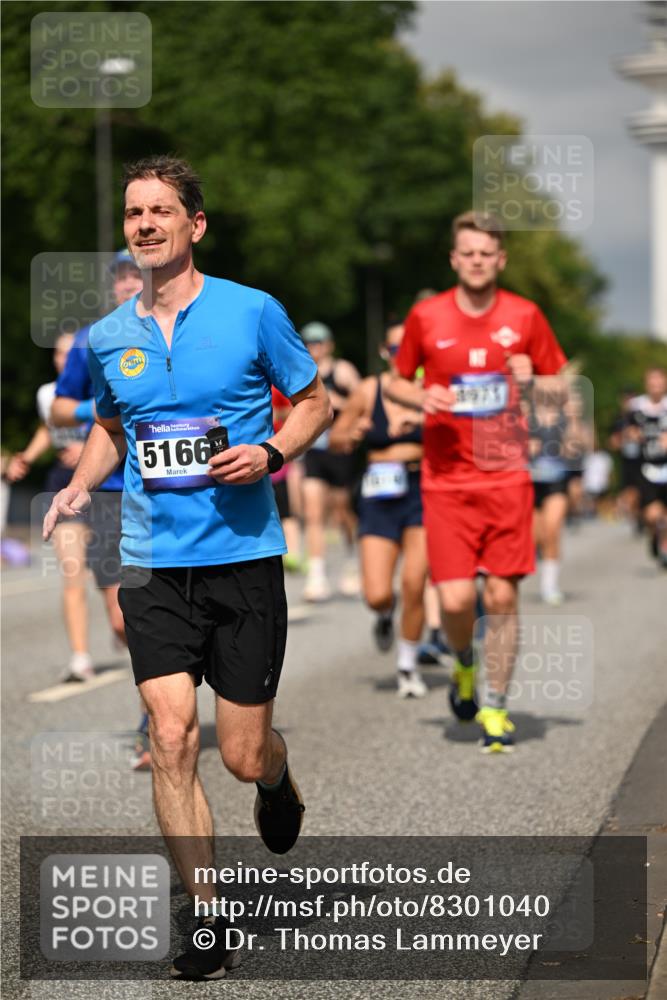 29.06.2025 - hella hamburg halbmarathon Dr. Thomas Lammeyer http://msf.ph/oto/8301040 29.06.2025 10:16:23 Kennedybrücke 1249, 1610, 1785, 1850, 1851, 2963, 2964, 3182, 3248, 3262, 3363, 4453, 5150, 5166, 5176, 6822, 6871, 7014, 7907, 8206, 8207, 8917, 8971, 9428, 10067, 10402, 10685, 11025 meine-sportfotos.de
