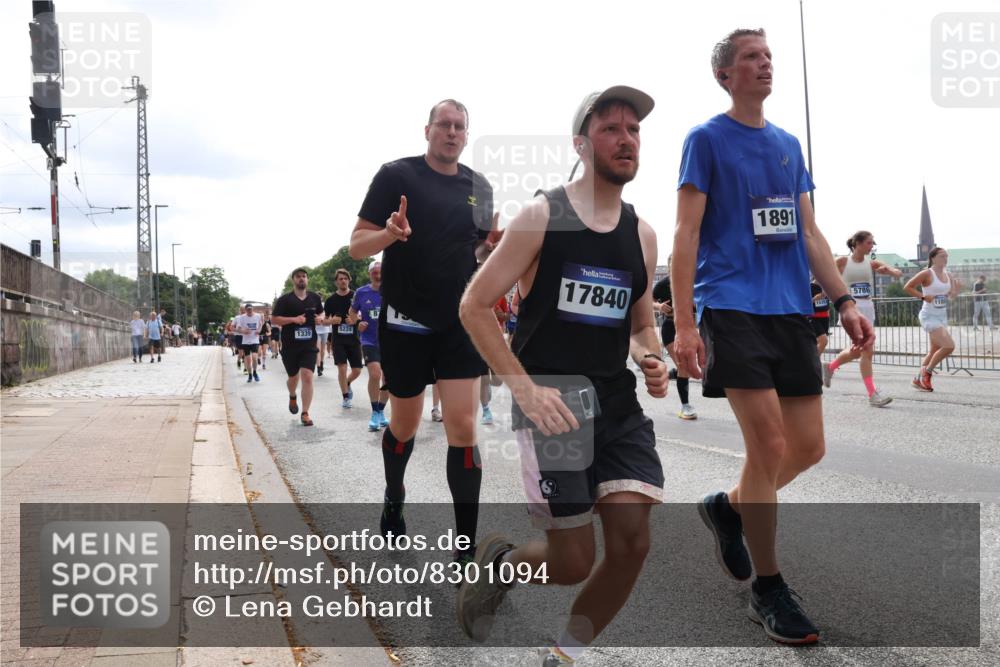 29.06.2025 - hella hamburg halbmarathon Lena Gebhardt http://msf.ph/oto/8301094 29.06.2025 10:37:07 Lombardsbrücke 1339, 5224, 17840, 1891, 15353, 5786, 1180, 1022, 1118, 1253, 1276, 1337, 1339, 1488, 1490, 1597, 1819, 1948, 1952, 1954, 2016, 2031, 2072, 2104, 2272, 2480, 2486, 2552, 2588, 3127, 3165, 3714, 3873, 3895, 4084, 4097, 4347, 4618, 4733, 4762, 4996, 5146, 5224, 5538, 5560, 5640, 5786, 5789, 5940, 6156, 6172, 6359, 6584, 6804, 7085, 7202, 7235, 7707, 7773, 7823, 8007, 8257, 8258, 8315, 8499, 8758, 8811, 8843, 8936, 8937, 9054, 9055, 9295, 9500, 9694, 13265, 15077 meine-sportfotos.de