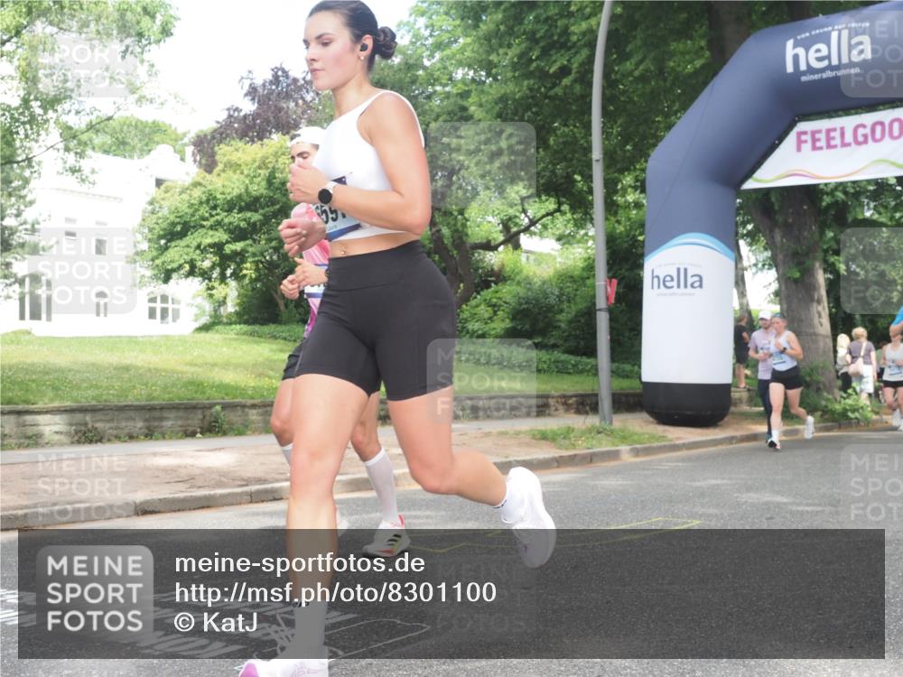 29.06.2025 - hella hamburg halbmarathon KatJ http://msf.ph/oto/8301100 29.06.2025 10:43:17 Zwischen KM18-KM19 1180, 4868, 6591, 6720, 8330, 8393 meine-sportfotos.de