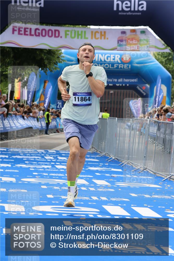 29.06.2025 - hella hamburg halbmarathon Strokosch-Dieckow http://msf.ph/oto/8301109 29.06.2025 10:16:36 Ziel 3944, 11864 meine-sportfotos.de