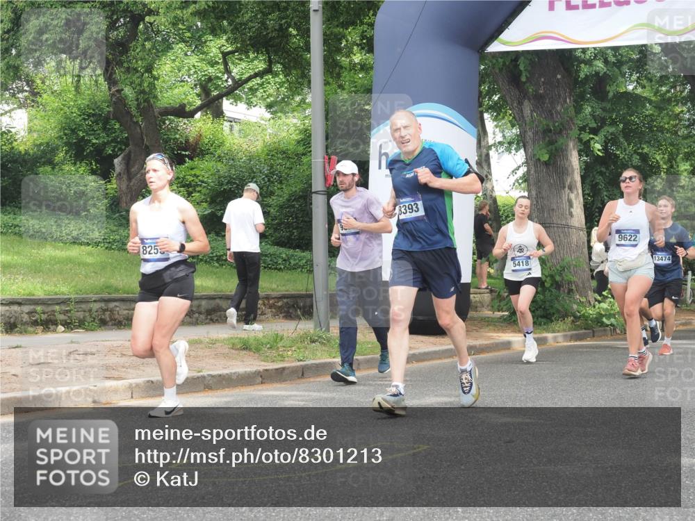 29.06.2025 - hella hamburg halbmarathon KatJ http://msf.ph/oto/8301213 29.06.2025 10:43:19 Zwischen KM18-KM19 3042, 4868, 6591, 6720, 8255, 8393 meine-sportfotos.de