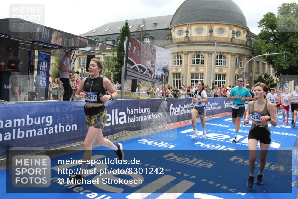 29.06.2025 - hella hamburg halbmarathon Michael Strokosch http://msf.ph/oto/8301242 29.06.2025 10:57:46 Ziel 1715, 1719, 1972, 2606, 5391, 7833, 10133, 12440, 12774, 13523, 14737, 15217, 15220, 16418, 17201, 17455, 17814, 18388, 18508, 18727, 18985 meine-sportfotos.de