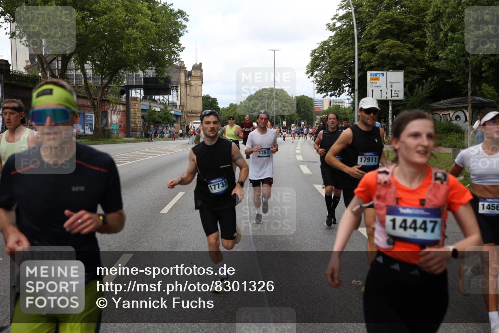 29.06.2025 - hella hamburg halbmarathon Yannick Fuchs http://msf.ph/oto/8301326 29.06.2025 10:37:30 20KM 1353, 1675, 1735, 2653, 4229, 4318, 5011, 5124, 5477, 7026, 7508, 7635, 9364, 9371, 9534, 10099, 10251, 11177, 12153, 12723, 12839, 13398, 13746, 13807, 14201, 14210, 14226, 14447, 14484, 14560, 14813, 14849, 15255, 15328, 15535, 15706, 15851, 15921, 16314, 17733, 17911, 18004, 18274, 18275, 18304, 18449, 18659, 18987, 19009, 19229 meine-sportfotos.de