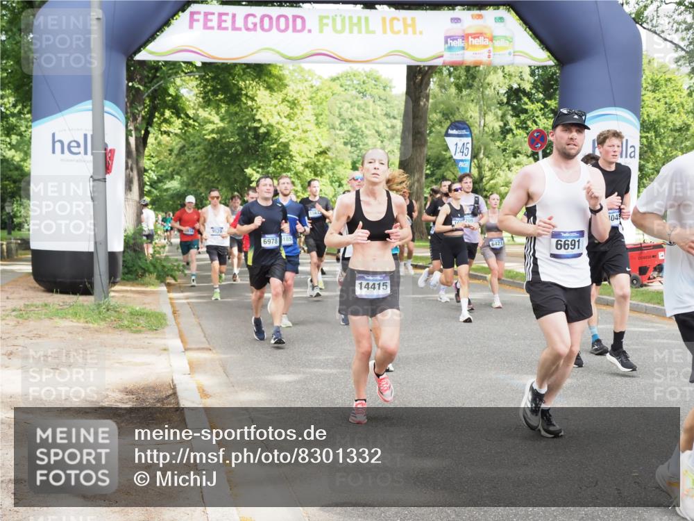 29.06.2025 - hella hamburg halbmarathon MichiJ http://msf.ph/oto/8301332 29.06.2025 10:34:43 Zwischen KM18-KM19 1604, 3087, 5528, 5889, 6421, 6691, 7335, 8142, 8482, 8981, 9794, 11185, 11858, 12171, 12269, 12891, 13698, 14045, 14415, 15157, 15451, 15684, 15825, 17008, 17353, 17461, 17865, 18356, 19209 meine-sportfotos.de