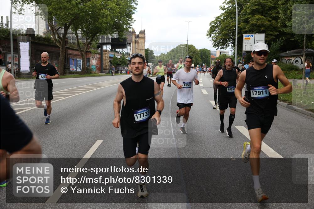 29.06.2025 - hella hamburg halbmarathon Yannick Fuchs http://msf.ph/oto/8301339 29.06.2025 10:37:31 20KM 1353, 1675, 1735, 2653, 4229, 4318, 5011, 5124, 5477, 7026, 7508, 7635, 9364, 9371, 9534, 10099, 10251, 11177, 12153, 12723, 12839, 13398, 13746, 13807, 14201, 14210, 14226, 14447, 14484, 14560, 14849, 15255, 15328, 15535, 15706, 15851, 15921, 16314, 16338, 17733, 17911, 18004, 18274, 18275, 18304, 18449, 18659, 18987, 19009, 19229 meine-sportfotos.de