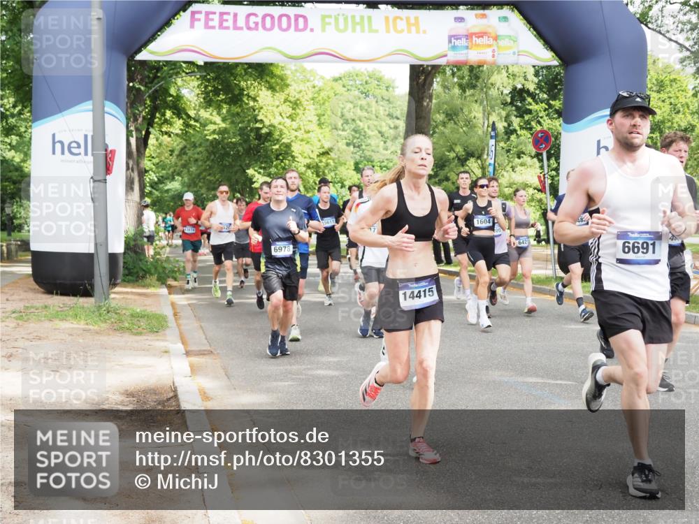 29.06.2025 - hella hamburg halbmarathon MichiJ http://msf.ph/oto/8301355 29.06.2025 10:34:43 Zwischen KM18-KM19 1604, 3087, 5528, 5889, 6421, 6691, 7335, 8142, 8482, 8981, 9794, 11185, 11858, 12171, 12269, 12891, 13698, 14045, 14415, 15157, 15451, 15684, 15825, 17008, 17353, 17461, 17865, 18356, 19209 meine-sportfotos.de