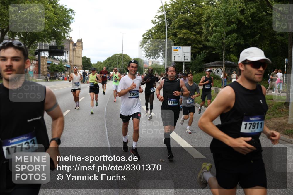 29.06.2025 - hella hamburg halbmarathon Yannick Fuchs http://msf.ph/oto/8301370 29.06.2025 10:37:31 20KM 1353, 1675, 1735, 2653, 4229, 4318, 5011, 5124, 5477, 7026, 7508, 7635, 9364, 9371, 9534, 10099, 10251, 11177, 12153, 12723, 12839, 13398, 13746, 13807, 14201, 14210, 14226, 14447, 14484, 14560, 14849, 15255, 15328, 15535, 15706, 15851, 15921, 16314, 16338, 17733, 17911, 18004, 18274, 18275, 18304, 18449, 18659, 18987, 19009, 19229 meine-sportfotos.de
