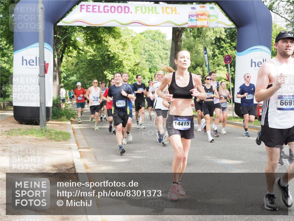 29.06.2025 - hella hamburg halbmarathon MichiJ http://msf.ph/oto/8301373 29.06.2025 10:34:43 Zwischen KM18-KM19 1604, 3087, 5528, 5889, 6421, 6691, 7335, 8142, 8482, 8981, 9794, 11185, 11858, 12171, 12269, 12891, 13698, 14045, 14415, 15157, 15451, 15684, 15825, 17008, 17353, 17461, 17865, 18356, 19209 meine-sportfotos.de