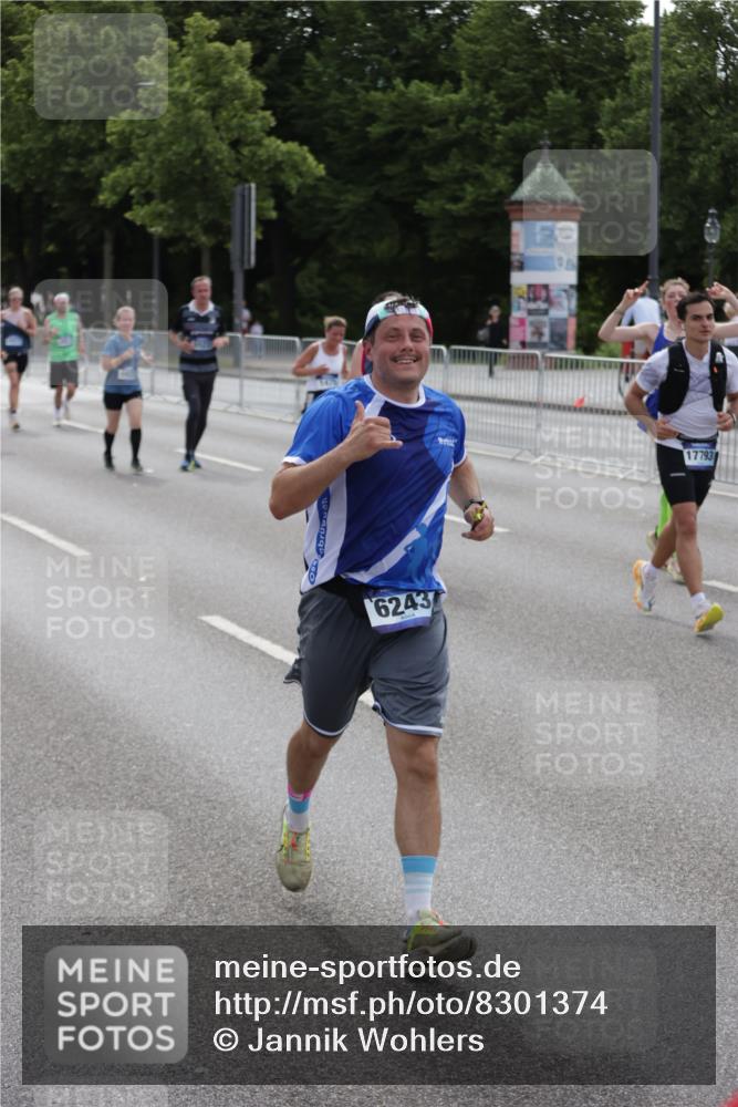 29.06.2025 - hella hamburg halbmarathon Jannik Wohlers http://msf.ph/oto/8301374 29.06.2025 10:37:17 Lombardsbrücke 1475, 2199, 2640, 2853, 3230, 3246, 3633, 5139, 5186, 5522, 5875, 6243, 6821, 6955, 7124, 7321, 7350, 9247, 9288, 9895, 10159, 10476, 10506, 10919, 11087, 11183, 11801, 11882, 11888, 12123, 12242, 12254, 12472, 12824, 13650, 14657, 16032, 16582, 16680, 16706, 17355, 17793, 17798, 18317, 18319, 18903 meine-sportfotos.de