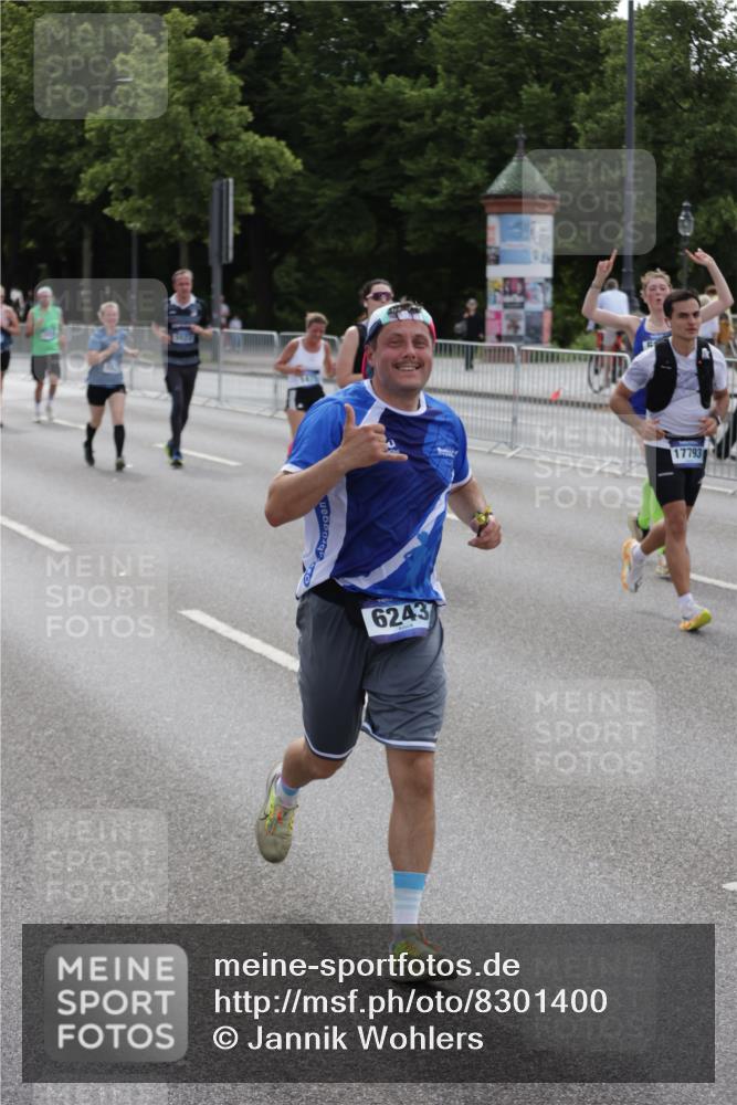 29.06.2025 - hella hamburg halbmarathon Jannik Wohlers http://msf.ph/oto/8301400 29.06.2025 10:37:17 Lombardsbrücke 1475, 2199, 2640, 2853, 3230, 3246, 3633, 5139, 5186, 5522, 5875, 6243, 6821, 6955, 7124, 7321, 7350, 9247, 9288, 9895, 10159, 10476, 10506, 10919, 11087, 11183, 11801, 11882, 11888, 12123, 12242, 12254, 12472, 12824, 13650, 14657, 16032, 16582, 16680, 16706, 17355, 17793, 17798, 18317, 18319, 18903 meine-sportfotos.de