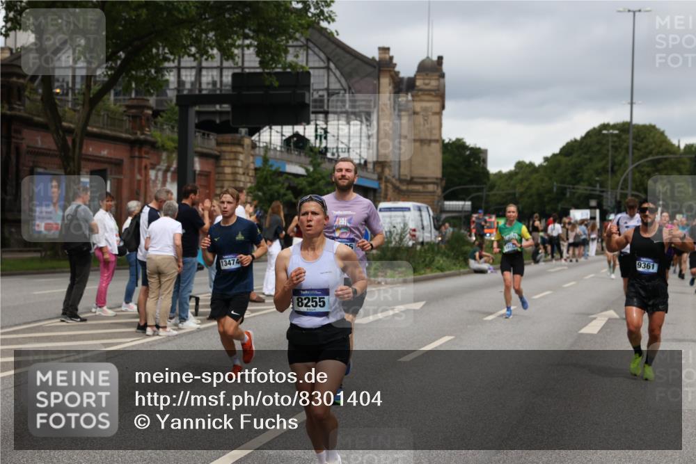 29.06.2025 - hella hamburg halbmarathon Yannick Fuchs http://msf.ph/oto/8301404 29.06.2025 10:49:55 20KM 1130, 1180, 2982, 3042, 3048, 3668, 4951, 5287, 5465, 5672, 5721, 6569, 6591, 6759, 7646, 7742, 8255, 8311, 8330, 8639, 8863, 9361, 9562, 11039, 11143, 11309, 11554, 11638, 12196, 12515, 12858, 13474, 14363, 14461, 15134, 15184, 16043, 16375, 16401, 16434, 16625, 16786, 17468, 17615, 18125, 18212, 18325, 18340, 18495, 18531, 18634, 18741, 18746, 18835, 18966, 19120, 19152 meine-sportfotos.de