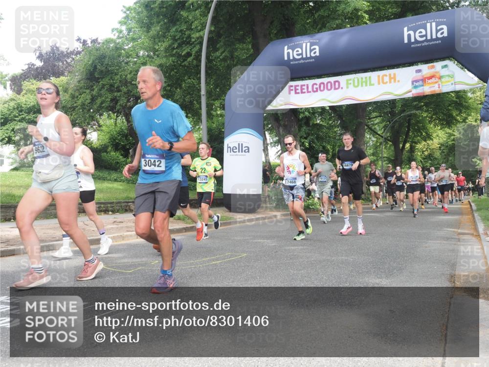 29.06.2025 - hella hamburg halbmarathon KatJ http://msf.ph/oto/8301406 29.06.2025 10:43:21 Zwischen KM18-KM19 3042, 5418, 6591, 6720, 8255, 8393 meine-sportfotos.de