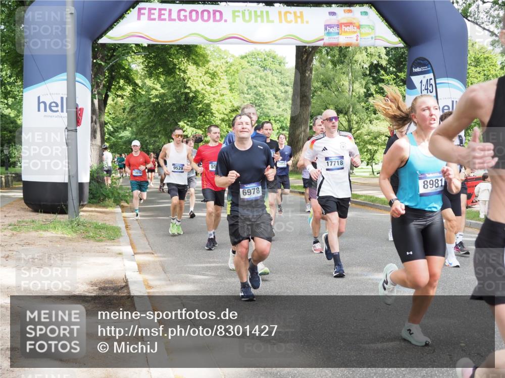 29.06.2025 - hella hamburg halbmarathon MichiJ http://msf.ph/oto/8301427 29.06.2025 10:34:44 Zwischen KM18-KM19 1604, 3087, 5528, 5532, 5889, 6421, 6691, 6978, 7335, 8142, 8482, 8981, 9386, 9786, 11185, 11858, 12171, 12269, 12891, 13698, 14045, 14415, 15157, 15451, 15684, 15825, 17008, 17353, 17461, 17669, 17718, 19209 meine-sportfotos.de