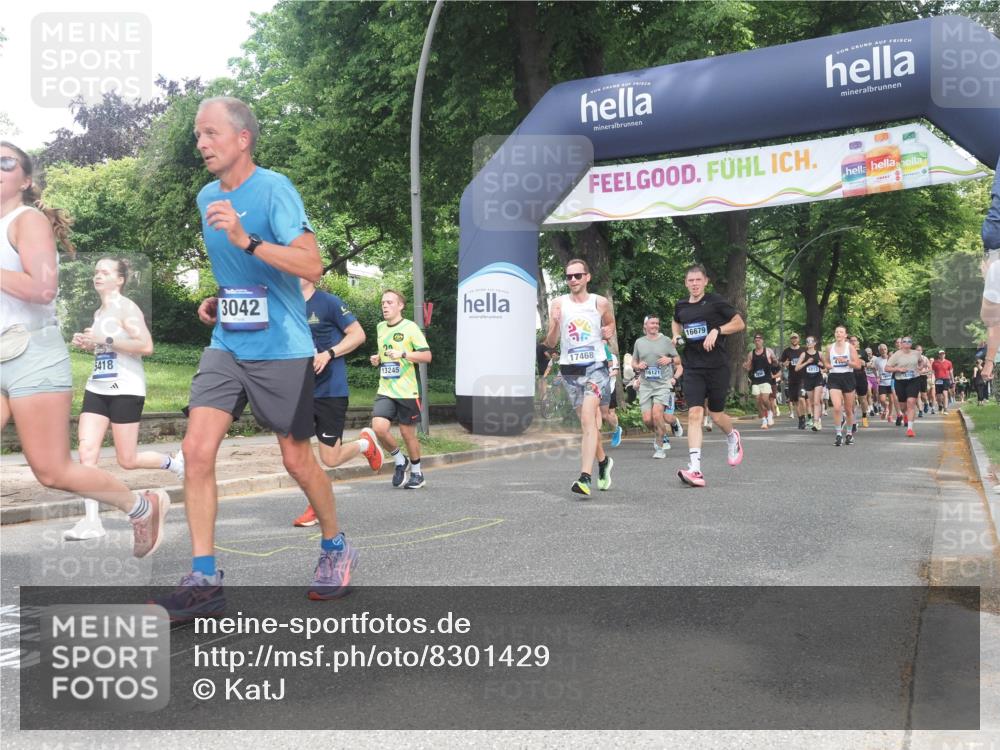 29.06.2025 - hella hamburg halbmarathon KatJ http://msf.ph/oto/8301429 29.06.2025 10:43:21 Zwischen KM18-KM19 3042, 5418, 6591, 6720, 8255, 8393 meine-sportfotos.de