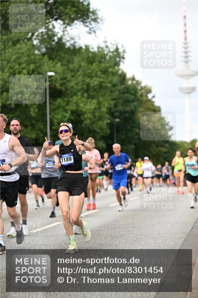 29.06.2025 - hella hamburg halbmarathon Dr. Thomas Lammeyer http://msf.ph/oto/8301454 29.06.2025 10:38:01 Kennedybrücke 1189, 1275, 1896, 2038, 2526, 2776, 2933, 3264, 3340, 3345, 3848, 4361, 4433, 4445, 4449, 4807, 4824, 4826, 5075, 5096, 5141, 5557, 5561, 5566, 5569, 5584, 5821, 5822, 5887, 6364, 6515, 6516, 6956, 7027, 7565, 7633, 7653, 7982, 8157, 8277, 8349, 8375, 8377, 8383, 8401, 8620, 9258, 9438, 9706, 9799, 9875, 9995, 10048, 10071, 10561, 10800, 11111, 11229, 11237, 11260 meine-sportfotos.de