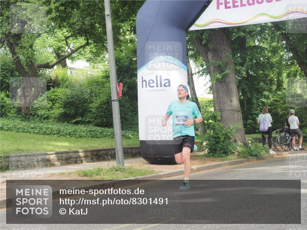 29.06.2025 - hella hamburg halbmarathon KatJ http://msf.ph/oto/8301491 29.06.2025 10:14:05 Zwischen KM18-KM19 7963 meine-sportfotos.de