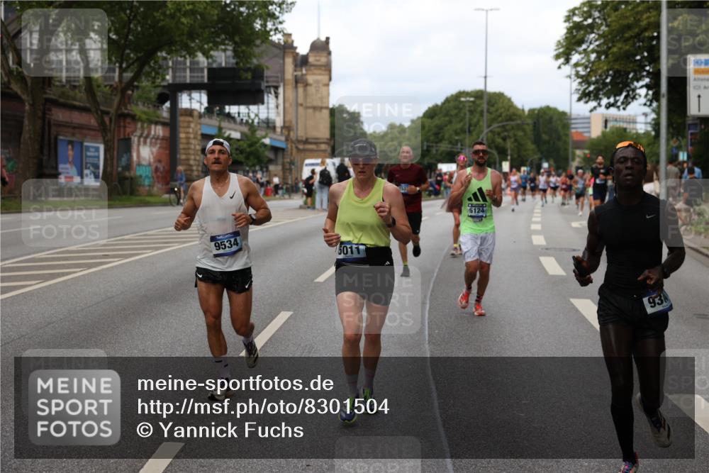 29.06.2025 - hella hamburg halbmarathon Yannick Fuchs http://msf.ph/oto/8301504 29.06.2025 10:37:32 20KM 1353, 1675, 1735, 2653, 4229, 4318, 5011, 5124, 5477, 7026, 7508, 7635, 9364, 9371, 9534, 10099, 10251, 11177, 12153, 12723, 12839, 13398, 13746, 13807, 14201, 14210, 14226, 14447, 14484, 14560, 14849, 15255, 15328, 15706, 15851, 15921, 16314, 16338, 17733, 17911, 18004, 18274, 18275, 18304, 18449, 18659, 18987, 19009, 19229 meine-sportfotos.de
