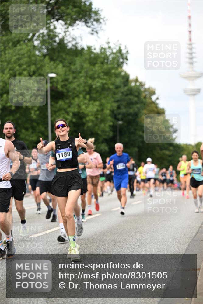 29.06.2025 - hella hamburg halbmarathon Dr. Thomas Lammeyer http://msf.ph/oto/8301505 29.06.2025 10:38:01 Kennedybrücke 1189, 1275, 1896, 2038, 2526, 2776, 2933, 3264, 3340, 3345, 3848, 4361, 4433, 4445, 4449, 4807, 4824, 4826, 5075, 5096, 5141, 5557, 5561, 5566, 5569, 5584, 5821, 5822, 5887, 6364, 6515, 6516, 6956, 7027, 7565, 7633, 7653, 7982, 8157, 8277, 8349, 8375, 8377, 8383, 8401, 8620, 9258, 9438, 9706, 9799, 9875, 9995, 10048, 10071, 10561, 10800, 11111, 11229, 11237, 11260 meine-sportfotos.de