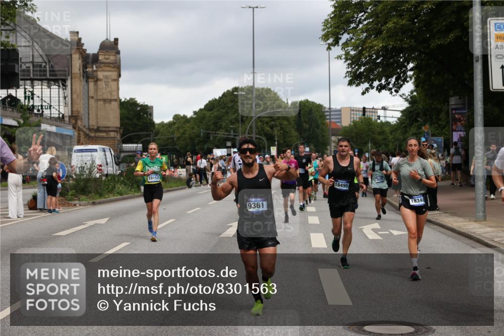 29.06.2025 - hella hamburg halbmarathon Yannick Fuchs http://msf.ph/oto/8301563 29.06.2025 10:49:56 20KM 1130, 1180, 2378, 2982, 3042, 3048, 4951, 5287, 5465, 5672, 5721, 6759, 7646, 7742, 8255, 8311, 8330, 8639, 8863, 9361, 9562, 9622, 11039, 11143, 11309, 11554, 11638, 12196, 12515, 12858, 13474, 14363, 14461, 15134, 15184, 16043, 16375, 16401, 16434, 16625, 16786, 17468, 17615, 18125, 18212, 18325, 18340, 18495, 18531, 18634, 18741, 18746, 18835, 18966, 19120, 19152 meine-sportfotos.de