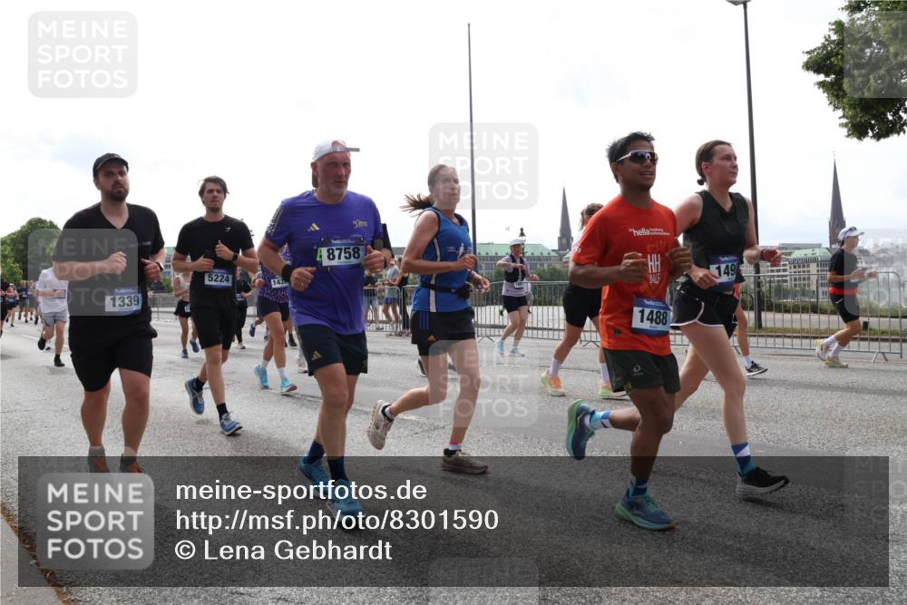 29.06.2025 - hella hamburg halbmarathon Lena Gebhardt http://msf.ph/oto/8301590 29.06.2025 10:37:09 Lombardsbrücke 1339, 8758, 5224, 1488, 149, 1022, 1118, 1253, 1276, 1337, 1339, 1488, 1490, 1597, 1819, 1948, 1952, 1954, 2016, 2031, 2072, 2104, 2272, 2480, 2486, 2552, 2588, 3127, 3165, 3714, 3873, 3895, 4084, 4097, 4347, 4618, 4733, 4762, 4996, 5146, 5224, 5538, 5560, 5640, 5786, 5789, 5790, 5940, 6156, 6172, 6359, 6584, 6804, 7085, 7202, 7235, 7544, 7707, 7773, 7823, 8007, 8257, 8258, 8315, 8499, 8758, 8811, 8843, 8936, 8937, 9054, 9055, 9295, 9500, 9524, 9694 meine-sportfotos.de
