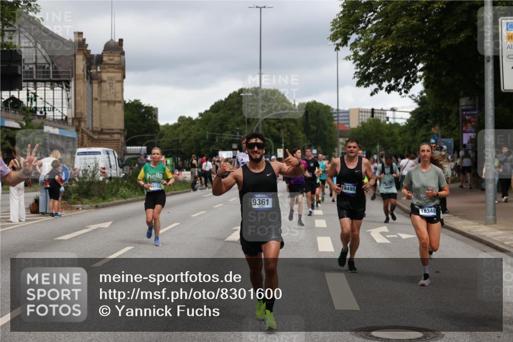 29.06.2025 - hella hamburg halbmarathon Yannick Fuchs http://msf.ph/oto/8301600 29.06.2025 10:49:56 20KM 1130, 1180, 2378, 2982, 3042, 3048, 4951, 5287, 5465, 5672, 5721, 6759, 7646, 7742, 8255, 8311, 8330, 8639, 8863, 9361, 9562, 9622, 11039, 11143, 11309, 11554, 11638, 12196, 12515, 12858, 13474, 14363, 14461, 15134, 15184, 16043, 16375, 16401, 16434, 16625, 16786, 17468, 17615, 18125, 18212, 18325, 18340, 18495, 18531, 18634, 18741, 18746, 18835, 18966, 19120, 19152 meine-sportfotos.de