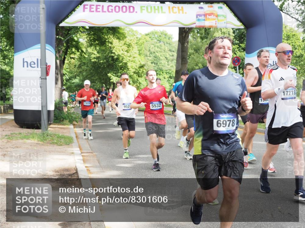 29.06.2025 - hella hamburg halbmarathon MichiJ http://msf.ph/oto/8301606 29.06.2025 10:34:45 Zwischen KM18-KM19 1604, 3087, 5459, 5532, 5889, 6421, 6691, 6978, 8142, 8482, 8981, 9386, 9529, 9786, 11185, 11858, 12171, 12891, 13698, 13728, 14045, 14415, 15157, 15451, 15611, 15684, 15741, 15825, 15973, 17353, 17461, 17669, 17718, 19209 meine-sportfotos.de