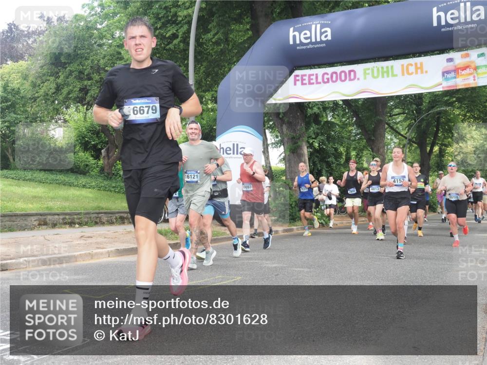 29.06.2025 - hella hamburg halbmarathon KatJ http://msf.ph/oto/8301628 29.06.2025 10:43:23 Zwischen KM18-KM19 1972, 2982, 3042, 4152, 4594, 5418, 7037, 8255, 8393 meine-sportfotos.de