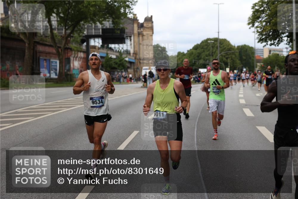 29.06.2025 - hella hamburg halbmarathon Yannick Fuchs http://msf.ph/oto/8301649 29.06.2025 10:37:33 20KM 1353, 1675, 1735, 2653, 4229, 4318, 5011, 5124, 5477, 7026, 7508, 7635, 9364, 9371, 9534, 10099, 10237, 10251, 11177, 12153, 12723, 12776, 13398, 13746, 13807, 14201, 14210, 14226, 14484, 14560, 14849, 15255, 15328, 15706, 15851, 15921, 16314, 16338, 17733, 18004, 18274, 18304, 18449, 18659, 18987, 19009, 19038, 19229 meine-sportfotos.de