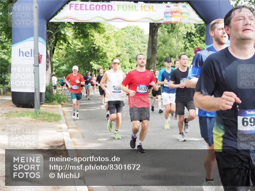 29.06.2025 - hella hamburg halbmarathon MichiJ http://msf.ph/oto/8301672 29.06.2025 10:34:46 Zwischen KM18-KM19 1604, 3087, 5459, 5532, 5889, 6421, 6691, 6978, 8142, 8482, 8981, 9386, 9529, 9786, 11185, 11858, 12651, 12891, 13698, 13728, 14045, 14415, 15149, 15157, 15451, 15611, 15684, 15741, 15825, 15973, 17461, 17669, 17718, 19209 meine-sportfotos.de