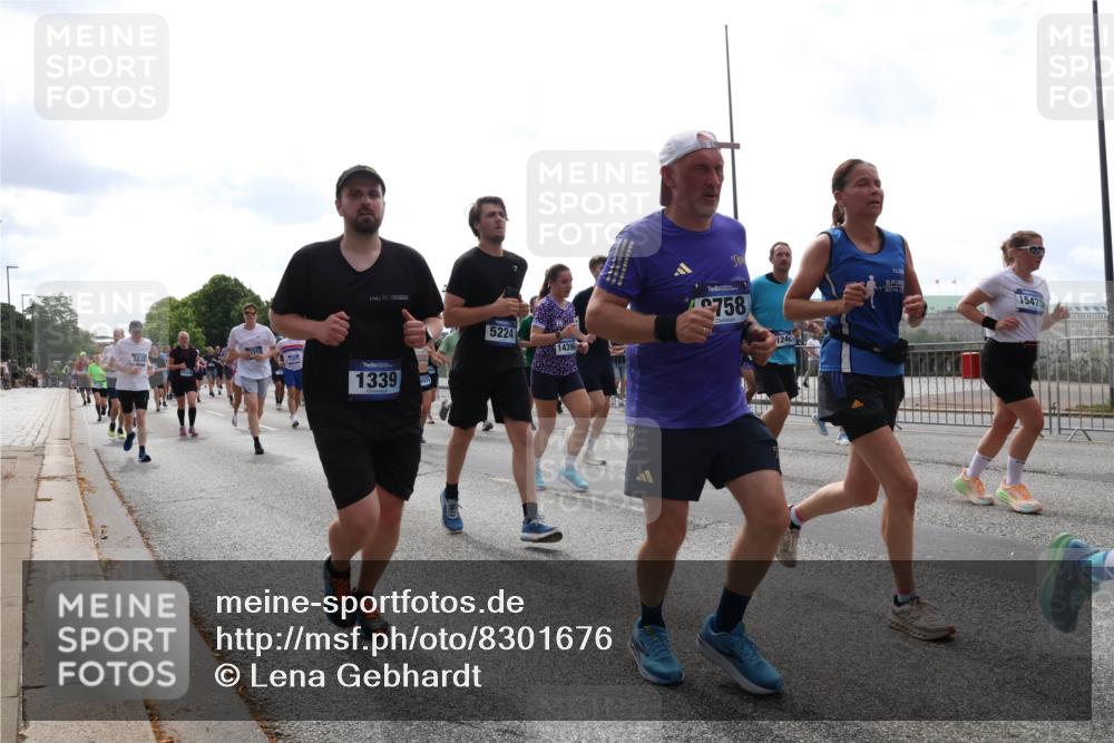 29.06.2025 - hella hamburg halbmarathon Lena Gebhardt http://msf.ph/oto/8301676 29.06.2025 10:37:09 Lombardsbrücke 1339, 0931, 5224, 14396, 758, 1246, 15475, 1022, 1118, 1253, 1276, 1337, 1339, 1488, 1490, 1597, 1819, 1948, 1952, 1954, 2016, 2031, 2072, 2104, 2272, 2480, 2486, 2552, 2588, 3127, 3165, 3714, 3873, 3895, 4084, 4097, 4347, 4618, 4733, 4762, 4996, 5146, 5224, 5538, 5560, 5640, 5786, 5789, 5790, 5940, 6156, 6172, 6359, 6584, 6804, 7085, 7202, 7235, 7544, 7707, 7773, 7823, 8007, 8257, 8258, 8315, 8499, 8758, 8811, 8843, 8936, 8937, 9054, 9055, 9295, 9500, 9524, 9694 meine-sportfotos.de