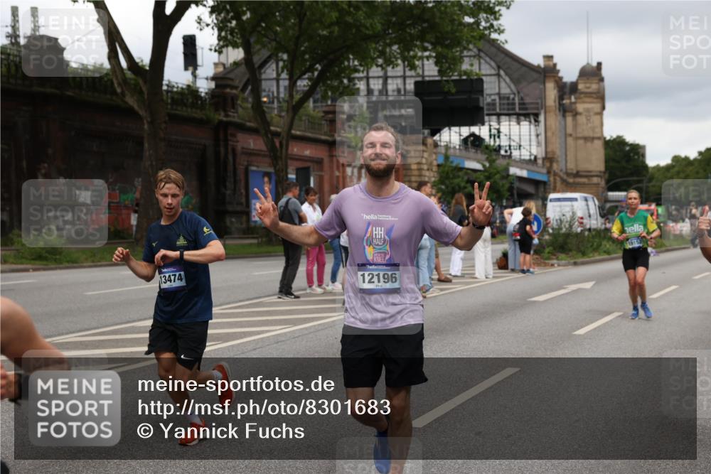 29.06.2025 - hella hamburg halbmarathon Yannick Fuchs http://msf.ph/oto/8301683 29.06.2025 10:49:56 20KM 1130, 1180, 2378, 2982, 3042, 3048, 4951, 5287, 5465, 5672, 5721, 6759, 7646, 7742, 8255, 8311, 8330, 8639, 8863, 9361, 9562, 9622, 11039, 11143, 11309, 11554, 11638, 12196, 12515, 12858, 13474, 14363, 14461, 15134, 15184, 16043, 16375, 16401, 16434, 16625, 16786, 17468, 17615, 18125, 18212, 18325, 18340, 18495, 18531, 18634, 18741, 18746, 18835, 18966, 19120, 19152 meine-sportfotos.de