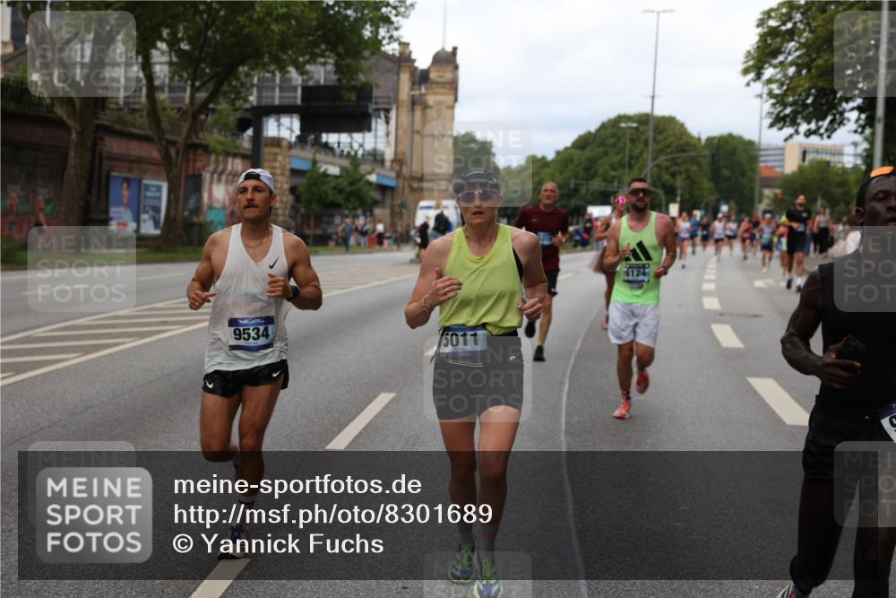 29.06.2025 - hella hamburg halbmarathon Yannick Fuchs http://msf.ph/oto/8301689 29.06.2025 10:37:33 20KM 1353, 1675, 1735, 2653, 4229, 4318, 5011, 5124, 5477, 7026, 7508, 7635, 9364, 9371, 9534, 10099, 10237, 10251, 11177, 12153, 12723, 12776, 13398, 13746, 13807, 14201, 14210, 14226, 14484, 14560, 14849, 15255, 15328, 15706, 15851, 15921, 16314, 16338, 17733, 18004, 18274, 18304, 18449, 18659, 18987, 19009, 19038, 19229 meine-sportfotos.de