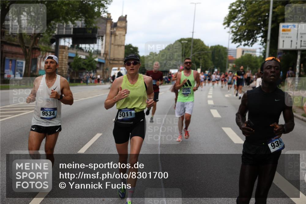 29.06.2025 - hella hamburg halbmarathon Yannick Fuchs http://msf.ph/oto/8301700 29.06.2025 10:37:33 20KM 1353, 1675, 1735, 2653, 4229, 4318, 5011, 5124, 5477, 7026, 7508, 7635, 9364, 9371, 9534, 10099, 10237, 10251, 11177, 12153, 12723, 12776, 13398, 13746, 13807, 14201, 14210, 14226, 14484, 14560, 14849, 15255, 15328, 15706, 15851, 15921, 16314, 16338, 17733, 18004, 18274, 18304, 18449, 18659, 18987, 19009, 19038, 19229 meine-sportfotos.de