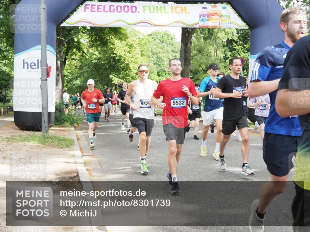 29.06.2025 - hella hamburg halbmarathon MichiJ http://msf.ph/oto/8301739 29.06.2025 10:34:46 Zwischen KM18-KM19 1604, 3087, 5459, 5532, 5889, 6421, 6691, 6978, 8142, 8482, 8981, 9386, 9529, 9786, 11185, 11858, 12651, 12891, 13698, 13728, 14045, 14415, 15149, 15157, 15451, 15611, 15684, 15741, 15825, 15973, 17461, 17669, 17718, 19209 meine-sportfotos.de
