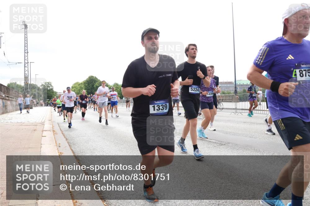 29.06.2025 - hella hamburg halbmarathon Lena Gebhardt http://msf.ph/oto/8301751 29.06.2025 10:37:09 Lombardsbrücke 5640, 1339, 5224, 14396, 4875, 1022, 1118, 1253, 1276, 1337, 1339, 1488, 1490, 1597, 1819, 1948, 1952, 1954, 2016, 2031, 2072, 2104, 2272, 2480, 2486, 2552, 2588, 3127, 3165, 3714, 3873, 3895, 4084, 4097, 4347, 4618, 4733, 4762, 4996, 5146, 5224, 5538, 5560, 5640, 5786, 5789, 5790, 5940, 6156, 6172, 6359, 6584, 6804, 7085, 7202, 7235, 7544, 7707, 7773, 7823, 8007, 8257, 8258, 8315, 8499, 8758, 8811, 8843, 8936, 8937, 9054, 9055, 9295, 9500, 9524, 9694 meine-sportfotos.de