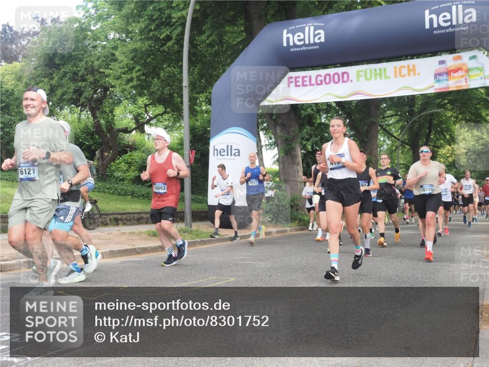 29.06.2025 - hella hamburg halbmarathon KatJ http://msf.ph/oto/8301752 29.06.2025 10:43:24 Zwischen KM18-KM19 1972, 2741, 2982, 2996, 3042, 4152, 4594, 4813, 5418, 7037, 8255, 8393 meine-sportfotos.de