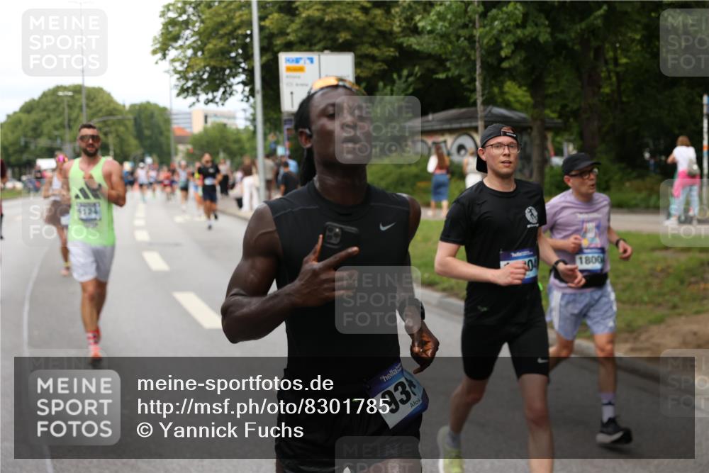 29.06.2025 - hella hamburg halbmarathon Yannick Fuchs http://msf.ph/oto/8301785 29.06.2025 10:37:33 20KM 1353, 1675, 1735, 2653, 4229, 4318, 5011, 5124, 5477, 7026, 7508, 7635, 9364, 9371, 9534, 10099, 10237, 10251, 11177, 12153, 12723, 12776, 13398, 13746, 13807, 14201, 14210, 14226, 14484, 14560, 14849, 15255, 15328, 15706, 15851, 15921, 16314, 16338, 17733, 18004, 18274, 18304, 18449, 18659, 18987, 19009, 19038, 19229 meine-sportfotos.de