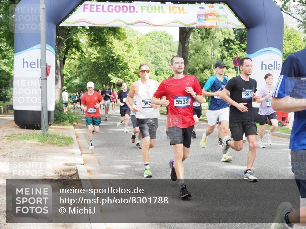 29.06.2025 - hella hamburg halbmarathon MichiJ http://msf.ph/oto/8301788 29.06.2025 10:34:46 Zwischen KM18-KM19 1604, 3087, 5459, 5532, 5889, 6421, 6691, 6978, 8142, 8482, 8981, 9386, 9529, 9786, 11185, 11858, 12651, 12891, 13698, 13728, 14045, 14415, 15149, 15157, 15451, 15611, 15684, 15741, 15825, 15973, 17461, 17669, 17718, 19209 meine-sportfotos.de