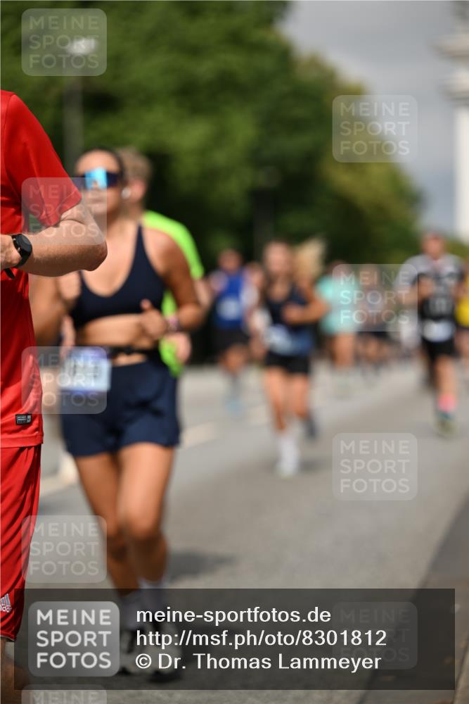 29.06.2025 - hella hamburg halbmarathon Dr. Thomas Lammeyer http://msf.ph/oto/8301812 29.06.2025 10:16:25 Kennedybrücke 1249, 1610, 1785, 1850, 1851, 2963, 2964, 3182, 3248, 3262, 3363, 4453, 5150, 5166, 5176, 6822, 6871, 7014, 7907, 8206, 8207, 8917, 8971, 9428, 10067, 10402, 10685, 11025 meine-sportfotos.de