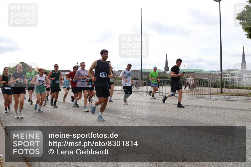 29.06.2025 - hella hamburg halbmarathon Lena Gebhardt http://msf.ph/oto/8301814 29.06.2025 10:21:53 Lombardsbrücke 7075, 10787, 2315, 158, 2353, 284, 1142, 7672, 1003, 1072, 1158, 1191, 1250, 1294, 1401, 1668, 1958, 1963, 2009, 2063, 2172, 2315, 2353, 2514, 2529, 2744, 3050, 3172, 3458, 3606, 3768, 3770, 3825, 3826, 3995, 4046, 4289, 4366, 4375, 4376, 4697, 4786, 5122, 5412, 5641, 5759, 5957, 6086, 6103, 6475, 6676, 6805, 6881, 7075, 7162, 7612, 7672, 7781, 8095, 8286, 8431, 8715, 8860, 8896, 8954, 8959, 9002, 9062, 9369, 9483, 9499, 9532, 9624, 10374, 10874 meine-sportfotos.de