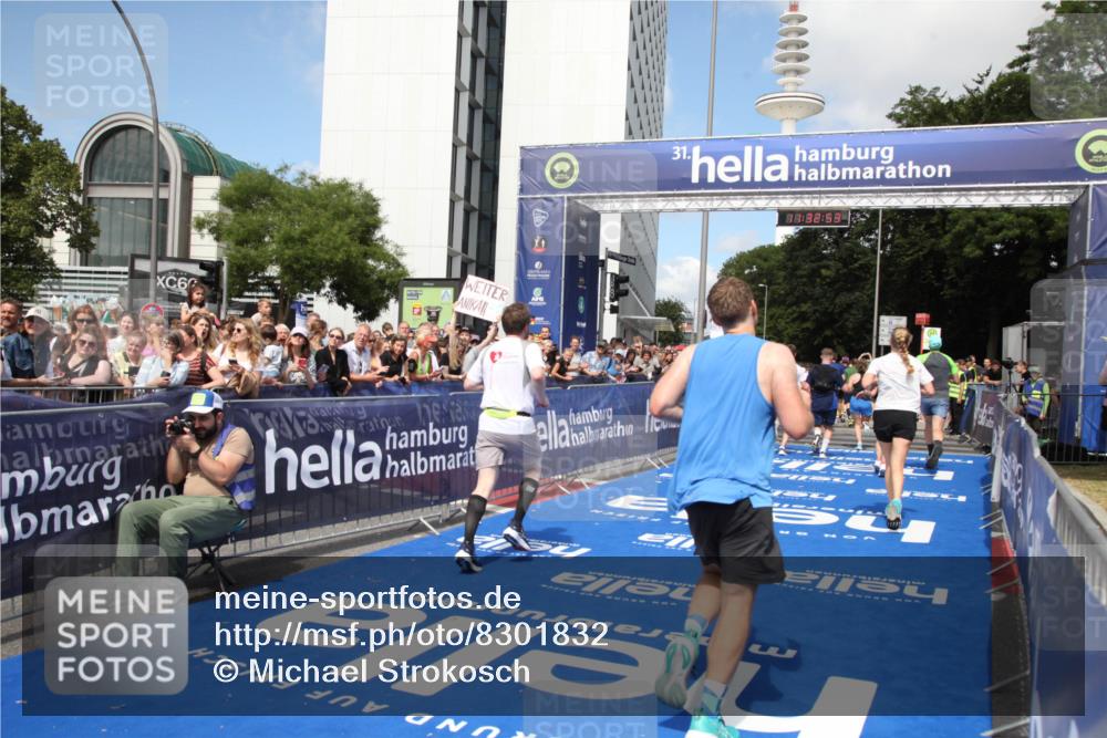 29.06.2025 - hella hamburg halbmarathon Michael Strokosch http://msf.ph/oto/8301832 29.06.2025 11:32:51 Ziel 3786, 6078, 6156, 6843, 8355, 10421, 11198, 12835, 13149, 13227, 13339, 13604, 13623, 14527, 15482, 16778, 18314, 18498 meine-sportfotos.de