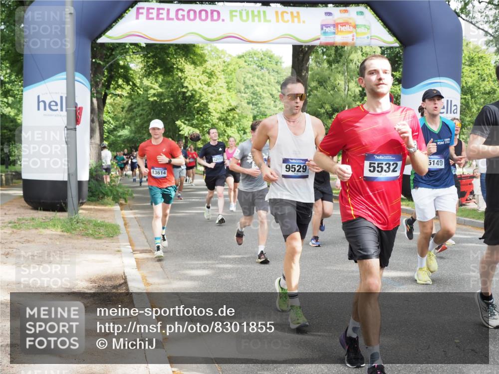 29.06.2025 - hella hamburg halbmarathon MichiJ http://msf.ph/oto/8301855 29.06.2025 10:34:46 Zwischen KM18-KM19 1604, 3087, 5459, 5532, 5889, 6421, 6691, 6978, 8142, 8482, 8981, 9386, 9529, 9786, 11185, 11858, 12651, 12891, 13698, 13728, 14045, 14415, 15149, 15157, 15451, 15611, 15684, 15741, 15825, 15973, 17461, 17669, 17718, 19209 meine-sportfotos.de