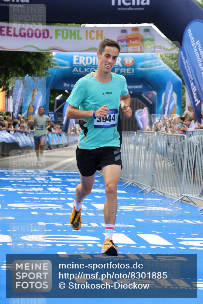 29.06.2025 - hella hamburg halbmarathon Strokosch-Dieckow http://msf.ph/oto/8301885 29.06.2025 10:16:31 Ziel 3944, 11864 meine-sportfotos.de