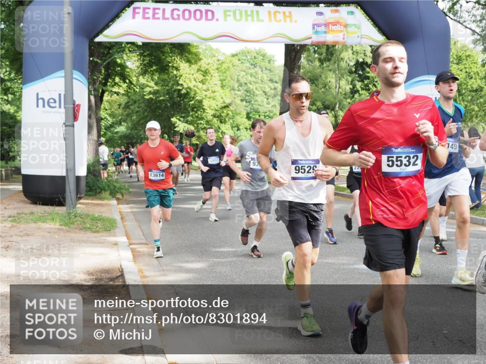 29.06.2025 - hella hamburg halbmarathon MichiJ http://msf.ph/oto/8301894 29.06.2025 10:34:46 Zwischen KM18-KM19 1604, 3087, 5459, 5532, 5889, 6421, 6691, 6978, 8142, 8482, 8981, 9386, 9529, 9786, 11185, 11858, 12651, 12891, 13698, 13728, 14045, 14415, 15149, 15157, 15451, 15611, 15684, 15741, 15825, 15973, 17461, 17669, 17718, 19209 meine-sportfotos.de