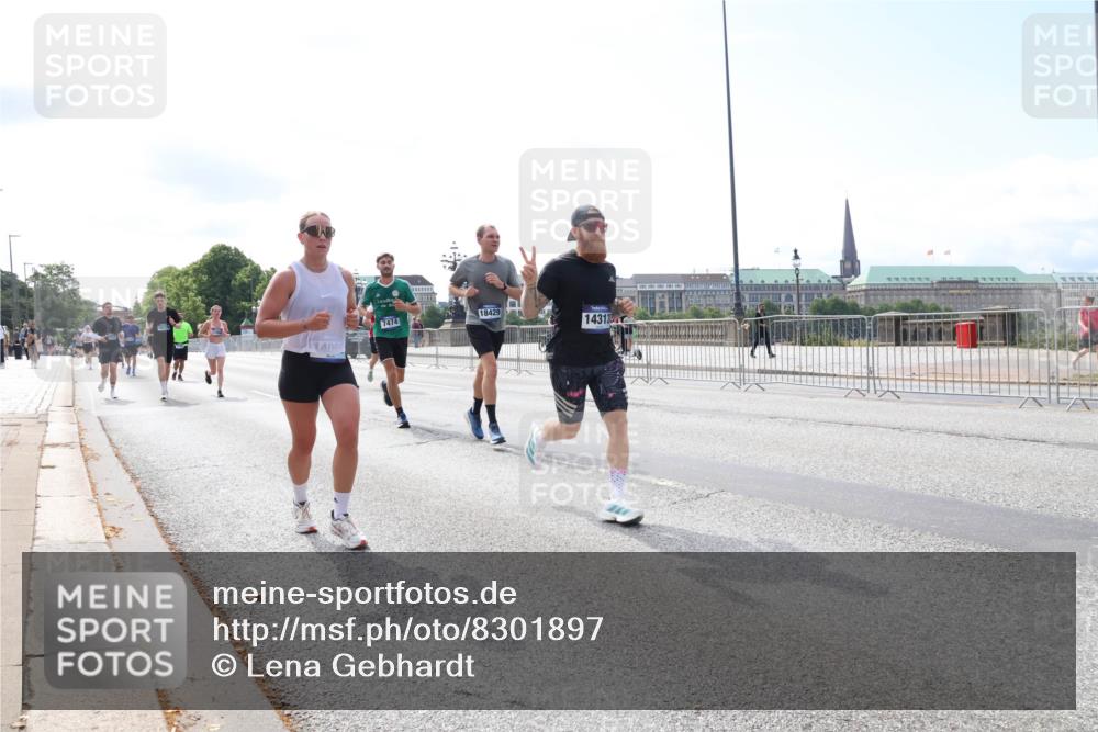 29.06.2025 - hella hamburg halbmarathon Lena Gebhardt http://msf.ph/oto/8301897 29.06.2025 10:12:11 Lombardsbrücke 1062, 1328, 1790, 1850, 1992, 2661, 3262, 3363, 3746, 4227, 4453, 4499, 5176, 5379, 5605, 6822, 6871, 6966, 7474, 7571, 9191, 9253, 9254, 9405, 9428, 9705, 10042, 10409, 10685, 11507, 11509, 11525, 11537, 11581, 11917, 12473, 13171, 13177, 13542, 13958, 14060, 14196, 14313, 14384, 14863, 14868, 15137, 16379, 16976, 17638, 17774, 18261, 18395, 18429, 18655 meine-sportfotos.de