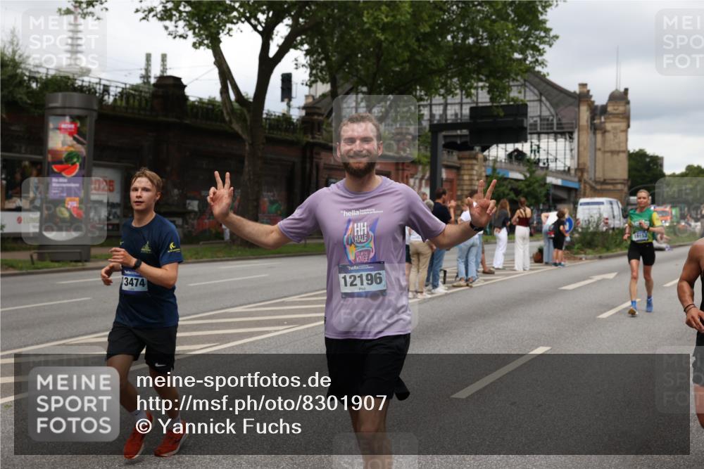 29.06.2025 - hella hamburg halbmarathon Yannick Fuchs http://msf.ph/oto/8301907 29.06.2025 10:49:57 20KM 1130, 1180, 1877, 2378, 2982, 3042, 3048, 4951, 5287, 5465, 5672, 5721, 6759, 7646, 7742, 8255, 8311, 8330, 8639, 8863, 9361, 9562, 9622, 11039, 11143, 11309, 11554, 11638, 12196, 12515, 12858, 13474, 14363, 14461, 15134, 15184, 16043, 16375, 16401, 16434, 16625, 16786, 17468, 17615, 18117, 18125, 18212, 18325, 18340, 18495, 18531, 18634, 18741, 18746, 18835, 18966, 19120, 19152 meine-sportfotos.de