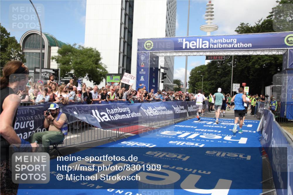 29.06.2025 - hella hamburg halbmarathon Michael Strokosch http://msf.ph/oto/8301909 29.06.2025 11:32:53 Ziel 3786, 6078, 6156, 6502, 6843, 8355, 10421, 11198, 11338, 12835, 13149, 13339, 13604, 13623, 14032, 15482, 16778, 18314 meine-sportfotos.de
